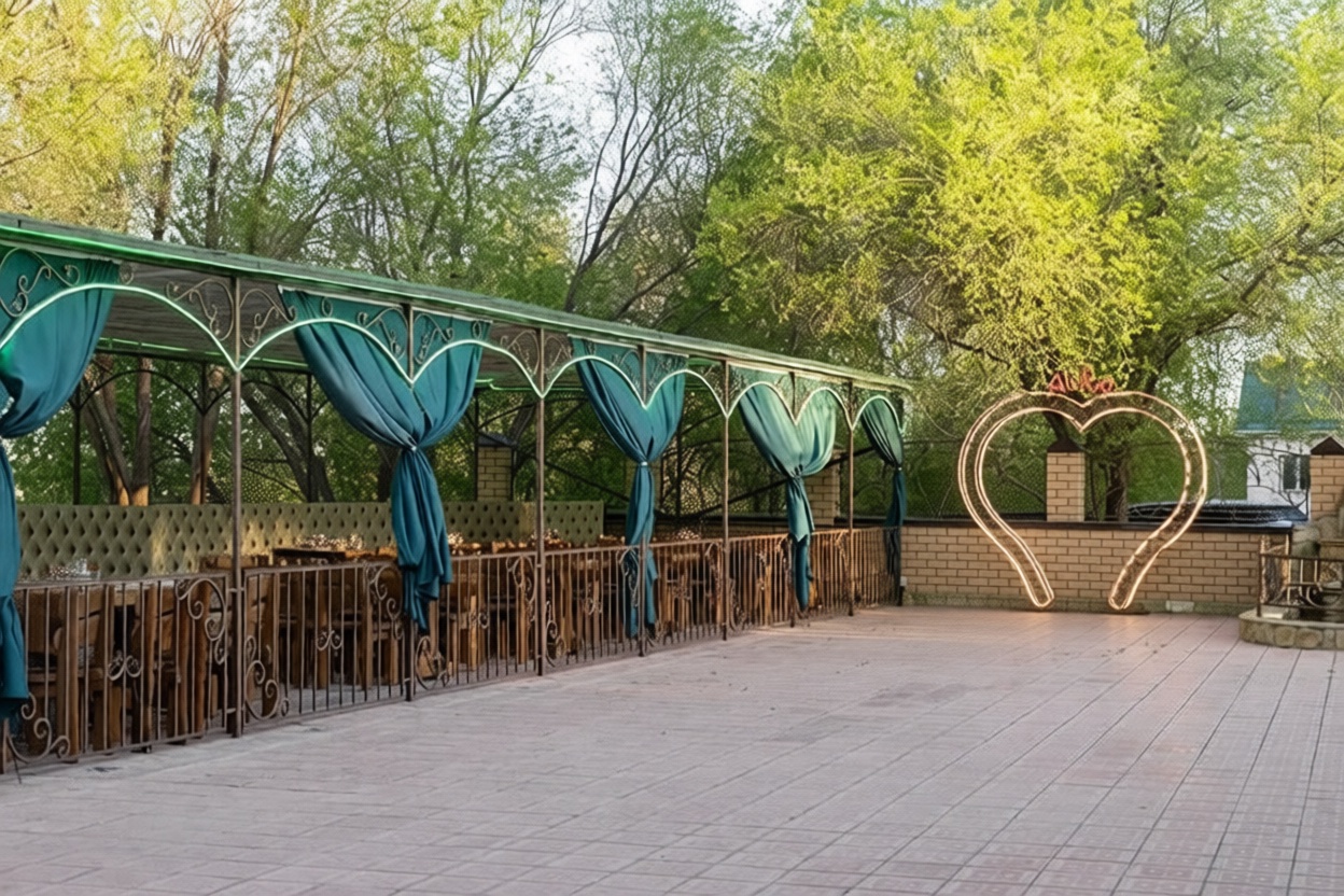 Нижняя веранда — ресторан Аура, Новотроицк